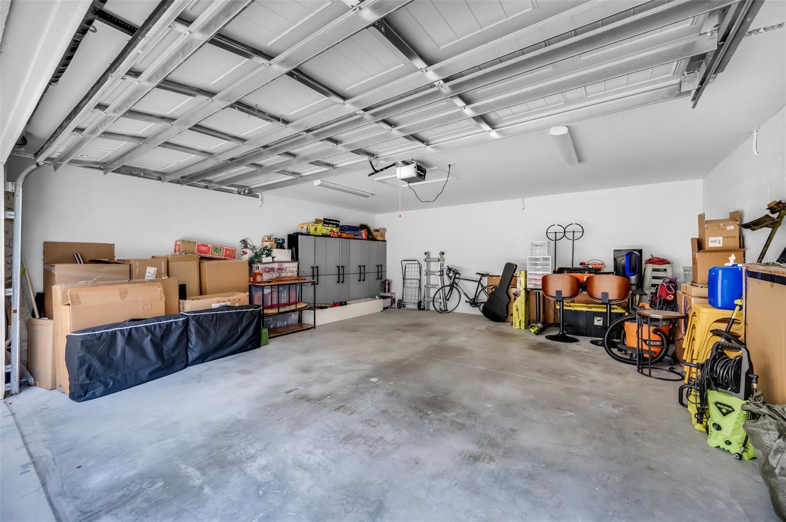 RIVERCREST - Residential