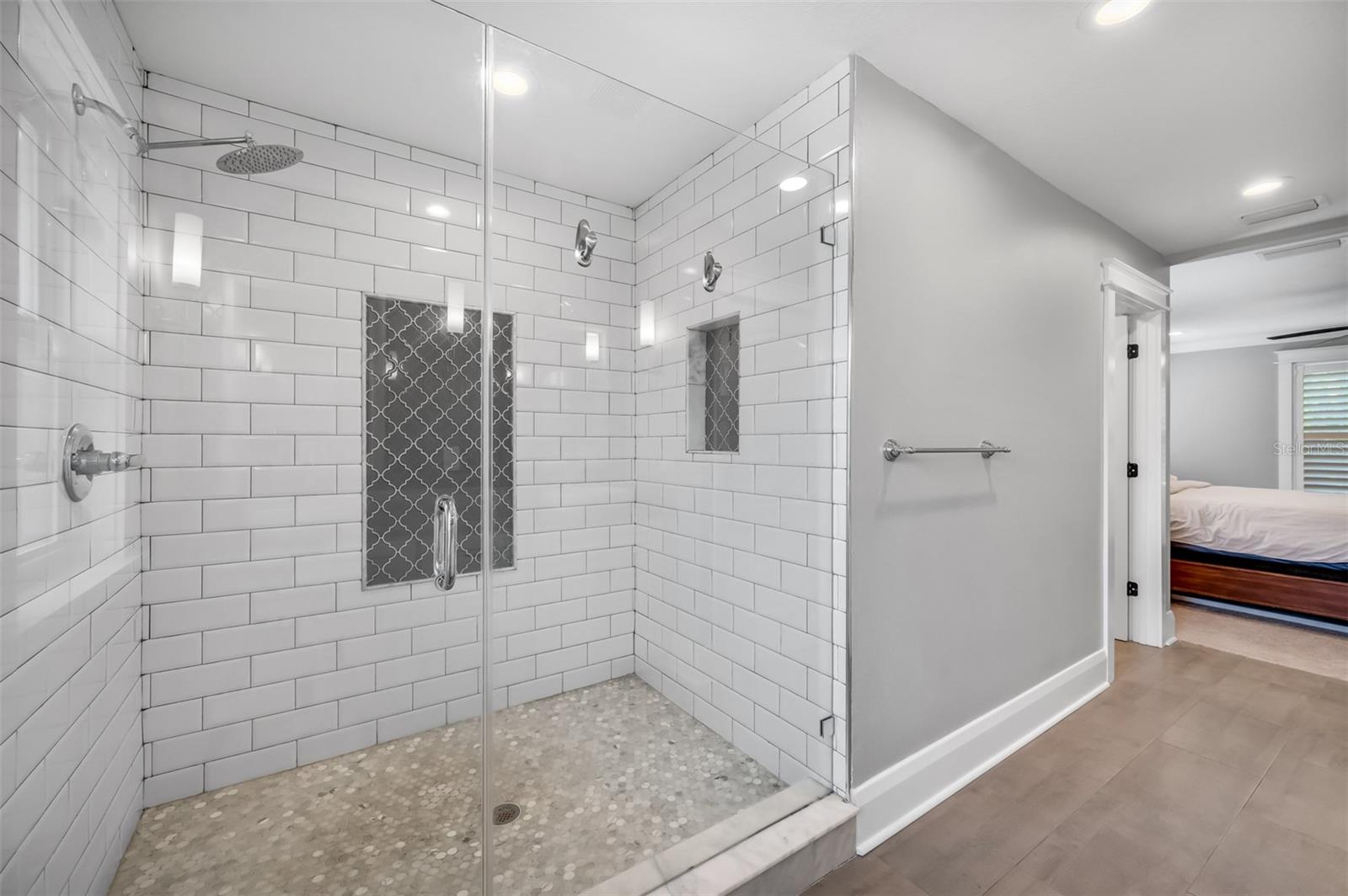 RIVERCREST - Residential