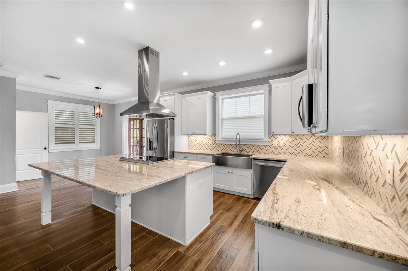 RIVERCREST - Residential