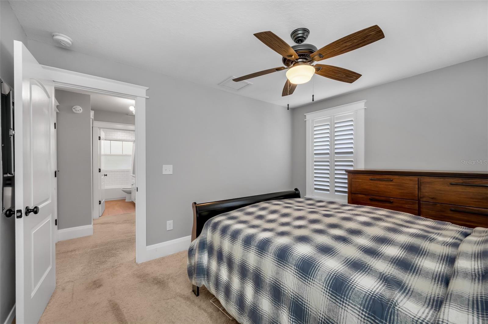 RIVERCREST - Residential