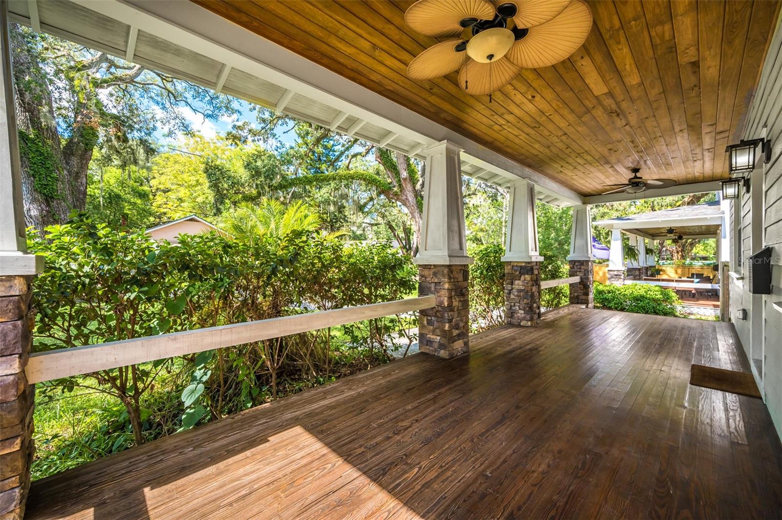 RIVERCREST - Residential