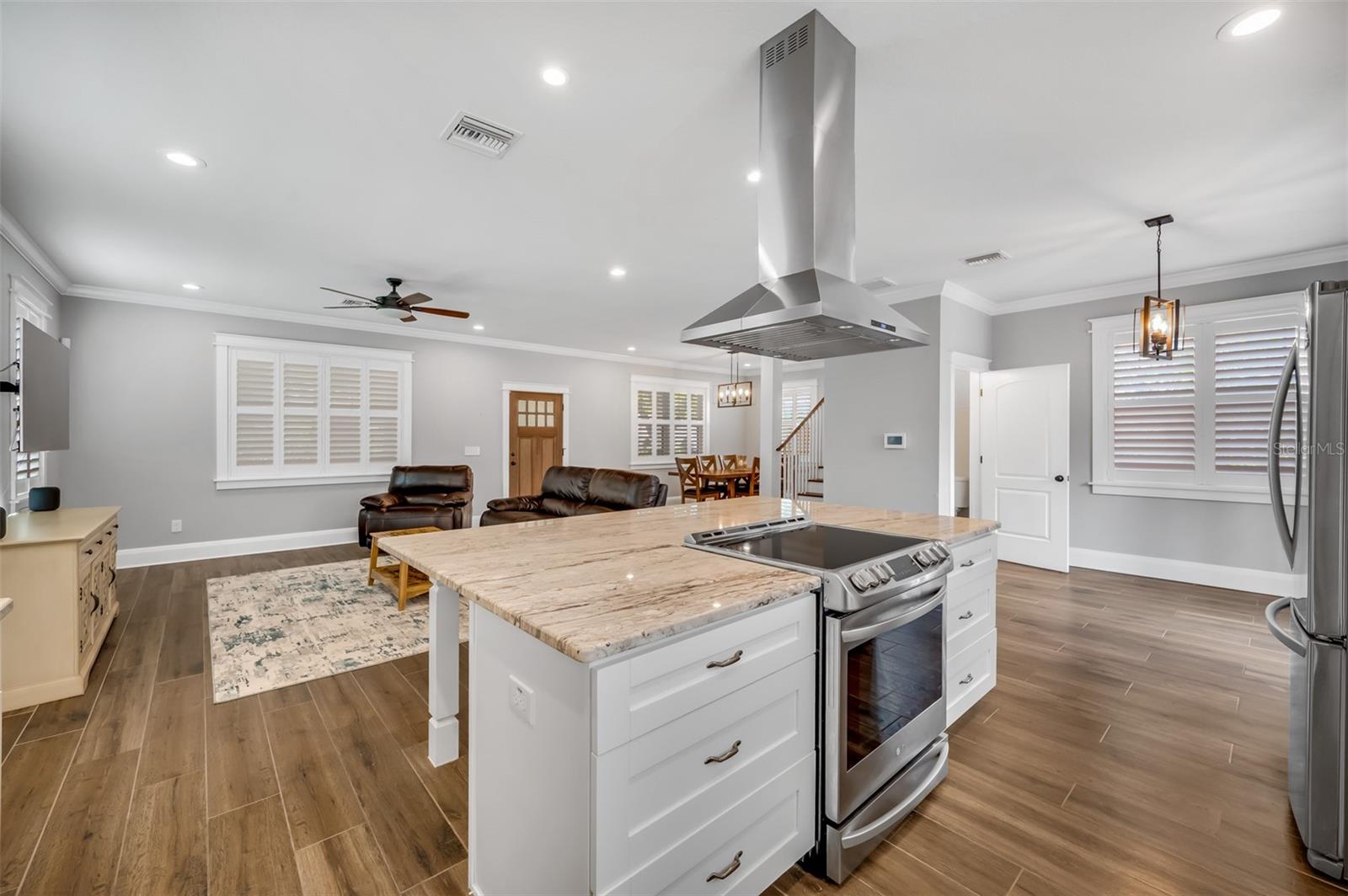 RIVERCREST - Residential