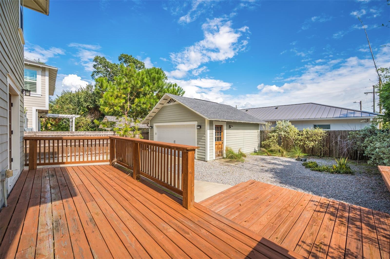 RIVERCREST - Residential