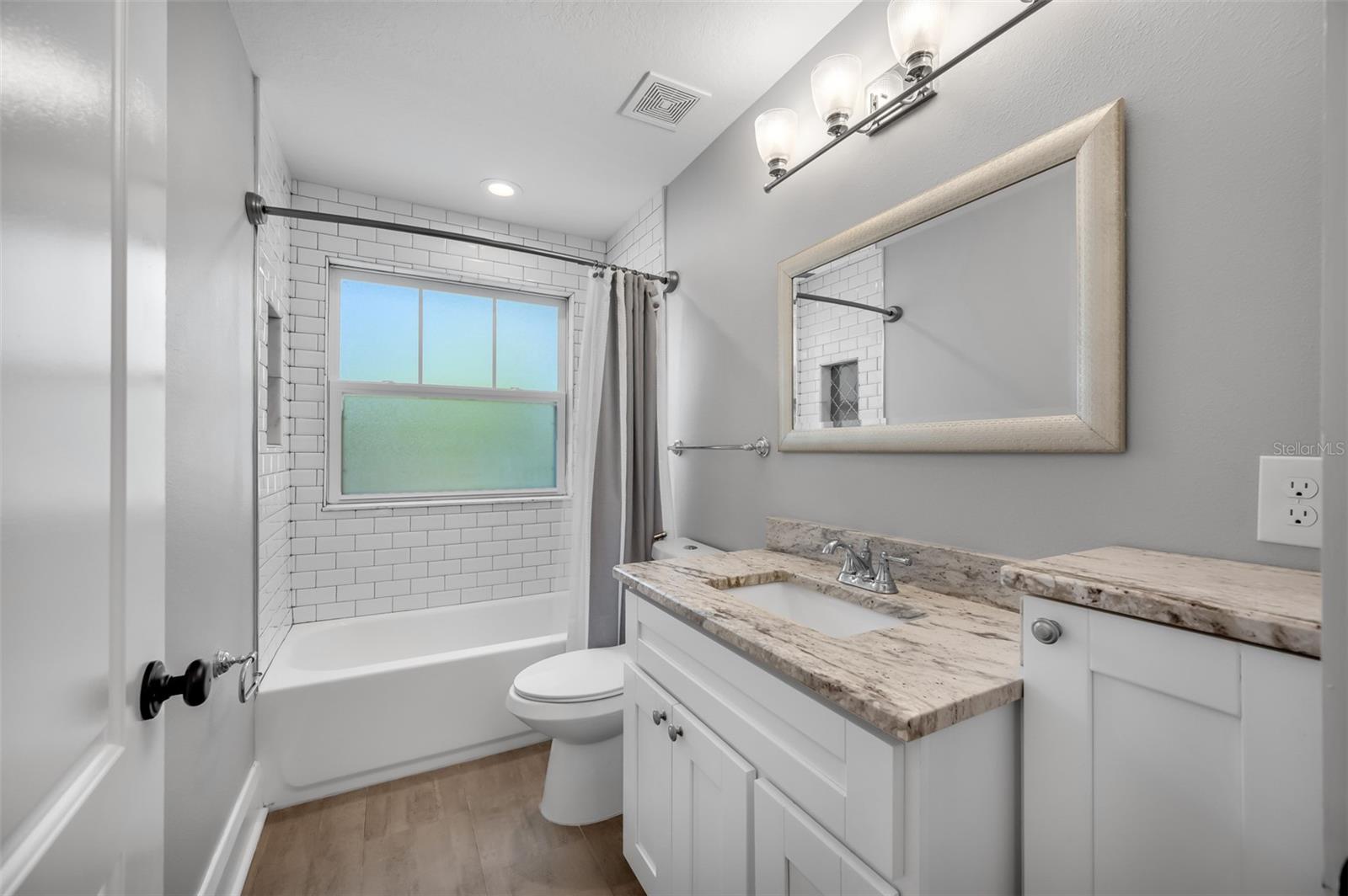 RIVERCREST - Residential