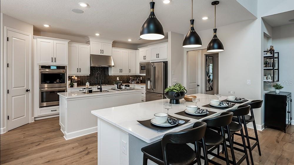 580 JUNONIA BOULEVARD