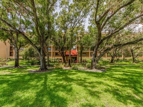 Photo of 3078 Eastland Boulevard #205, Clearwater, FL 33761 (MLS # TB8398442) Photo of 3078 Eastland Boulevard #205, Clearwater, FL 33761 (MLS # TB8398442)