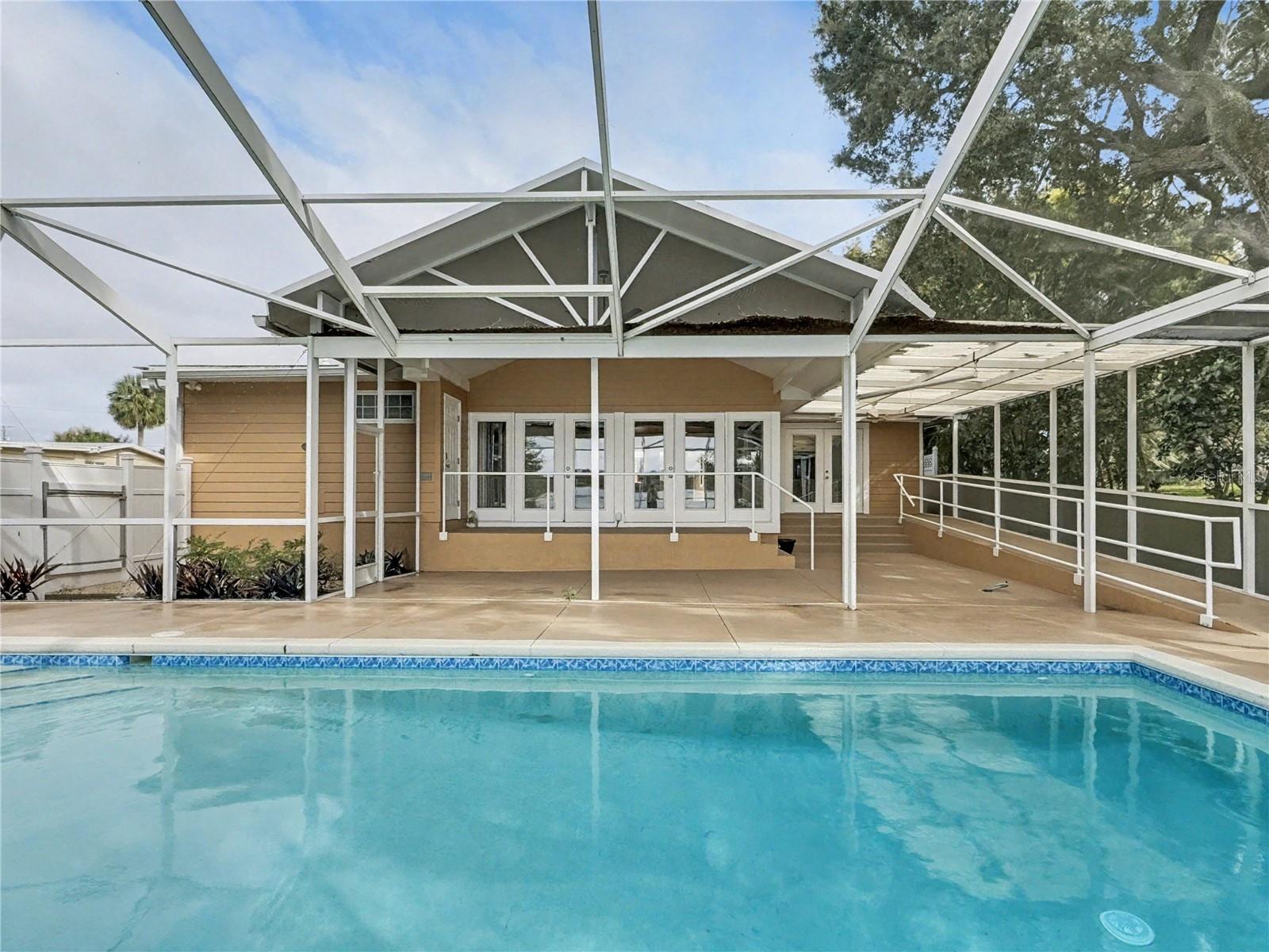 ELOISE WOODS LAKE ROY UNIT - Residential Lease