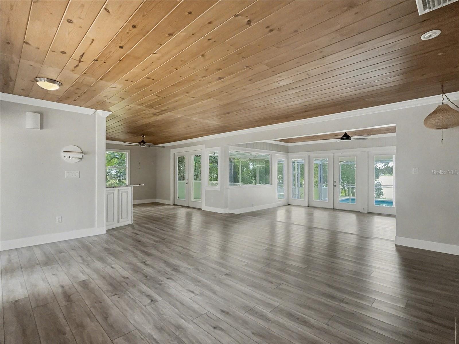 ELOISE WOODS LAKE ROY UNIT - Residential Lease