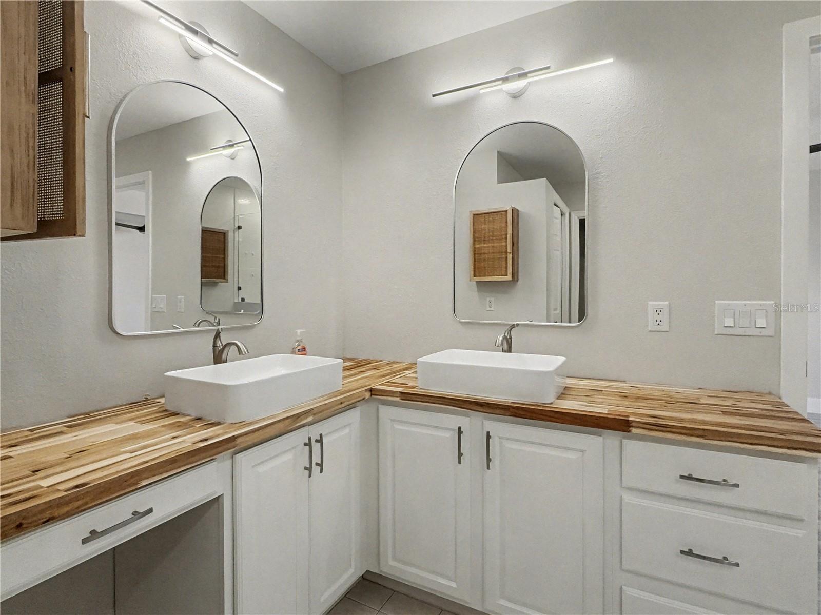 ELOISE WOODS LAKE ROY UNIT - Residential Lease