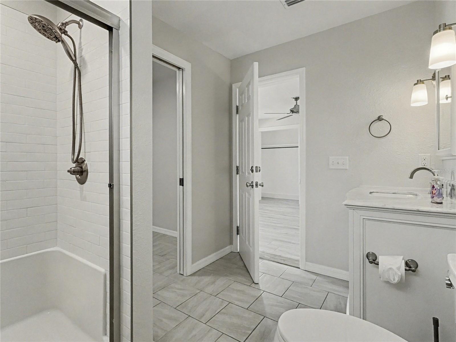 ELOISE WOODS LAKE ROY UNIT - Residential Lease