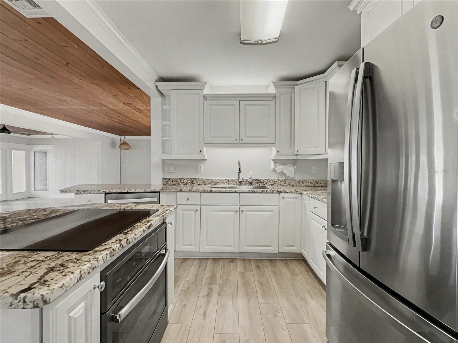 ELOISE WOODS LAKE ROY UNIT - Residential Lease