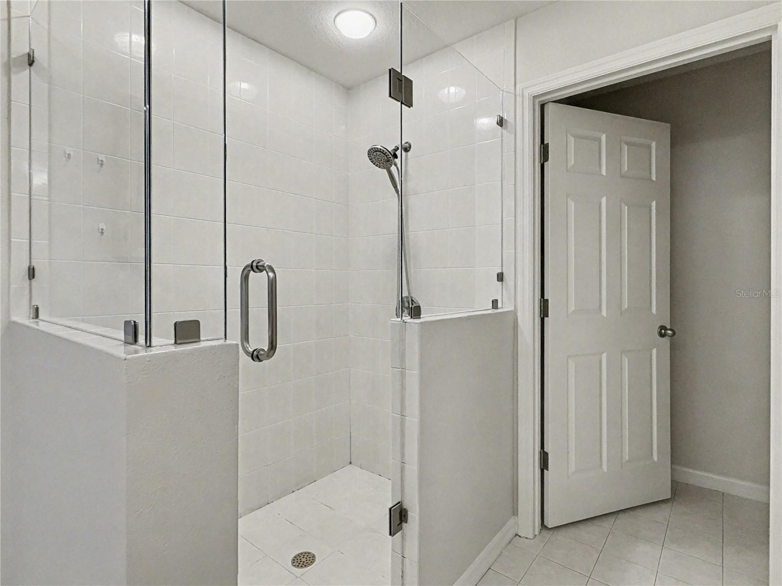 ELOISE WOODS LAKE ROY UNIT - Residential Lease