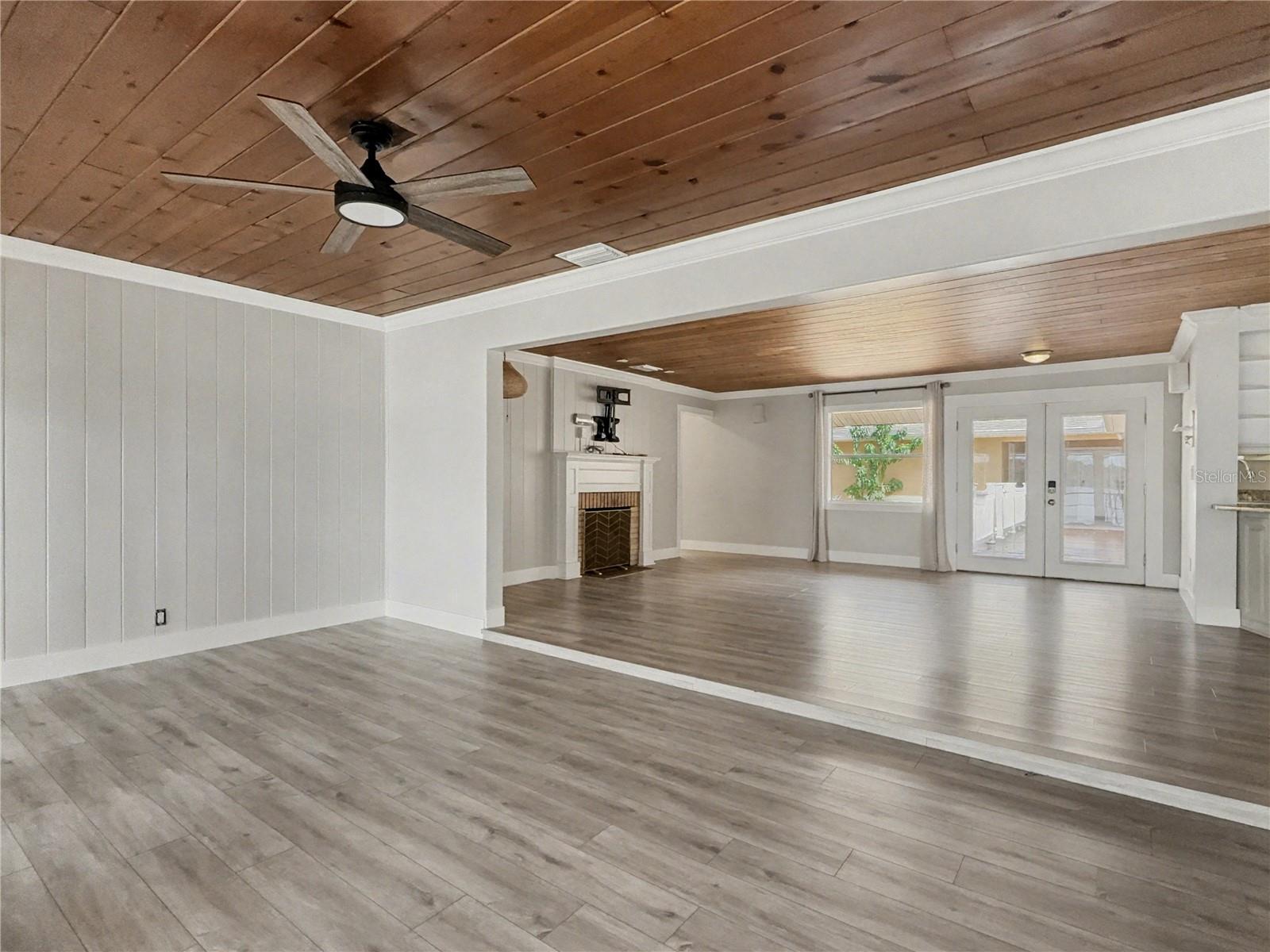 ELOISE WOODS LAKE ROY UNIT - Residential Lease