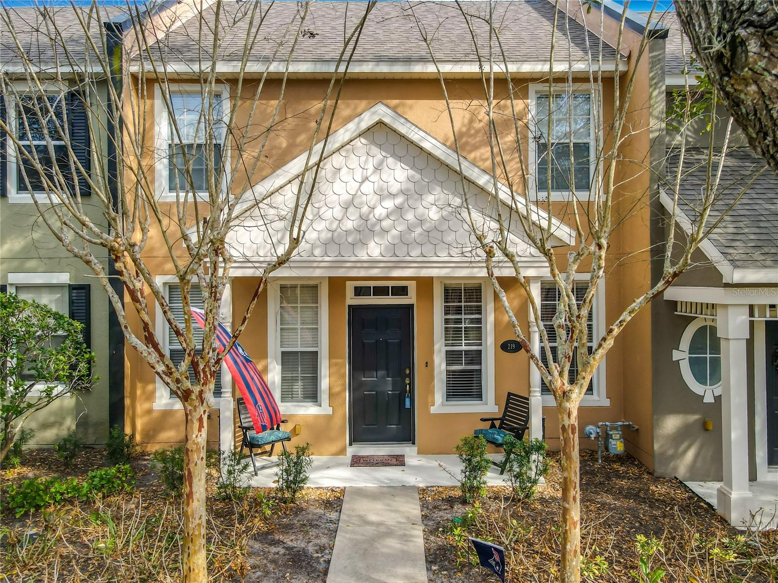 219 VICTORIA COMMONS