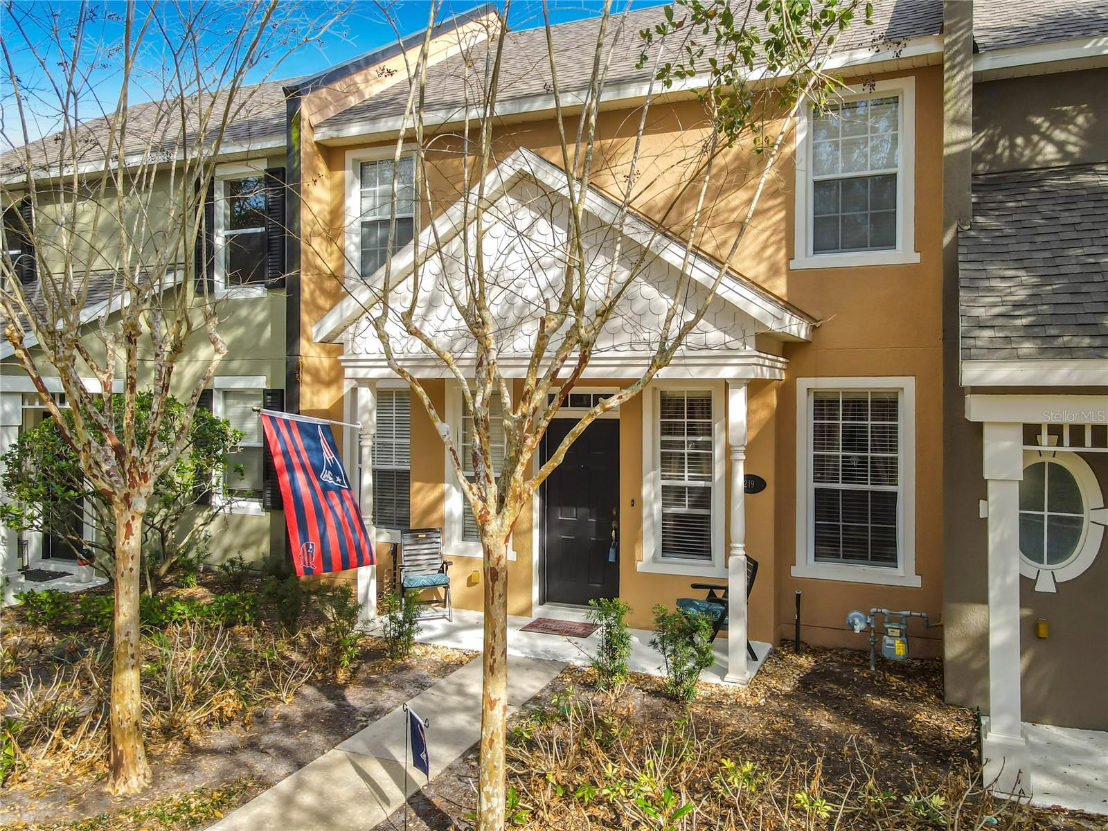 219 VICTORIA COMMONS