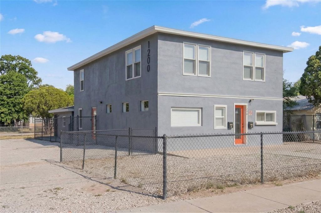 Photo of 1200 40th Street S, St Petersburg, FL 33711 (MLS # TB8494789)