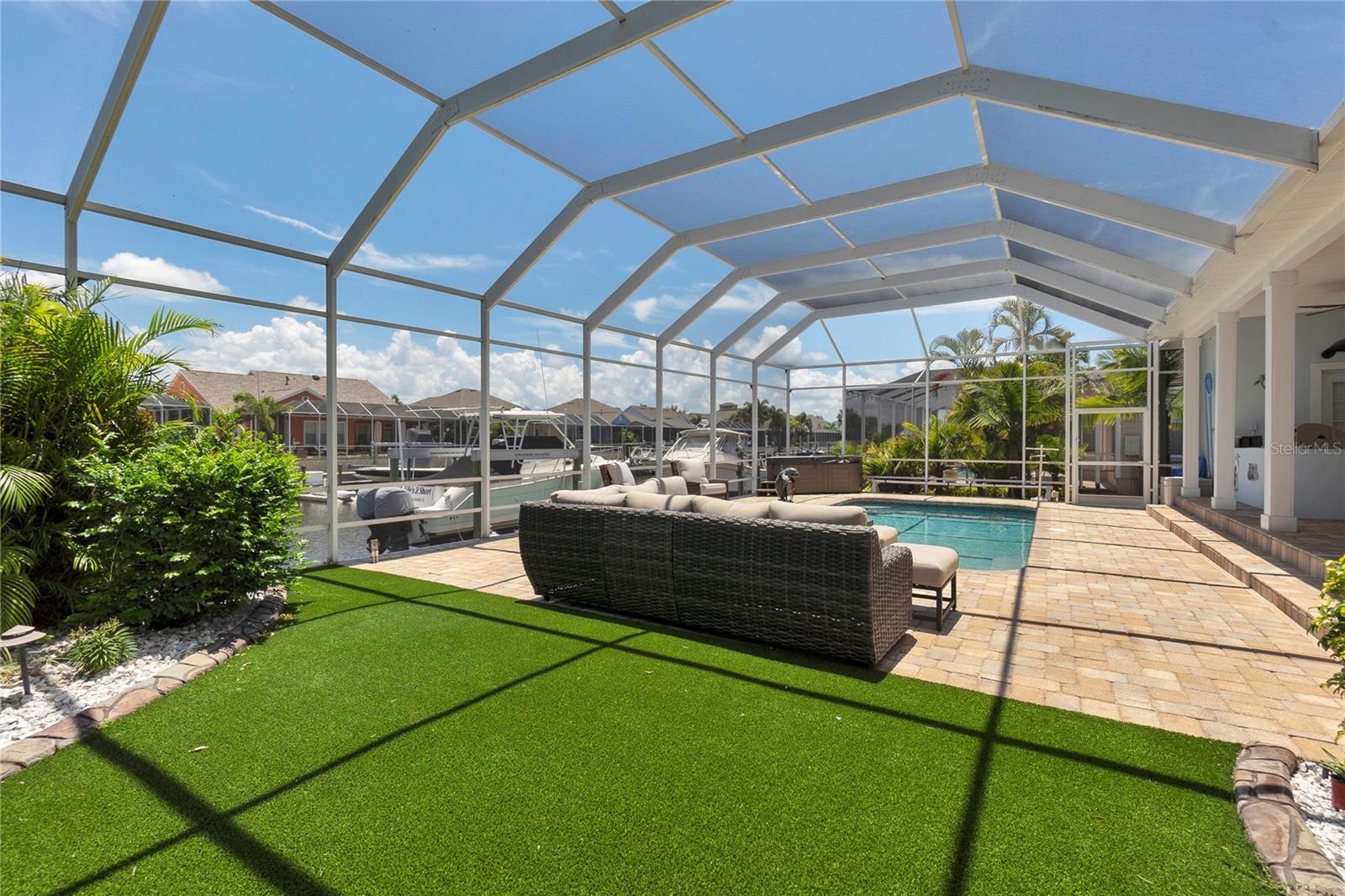 MIRABAY PH 3B-2 - Residential