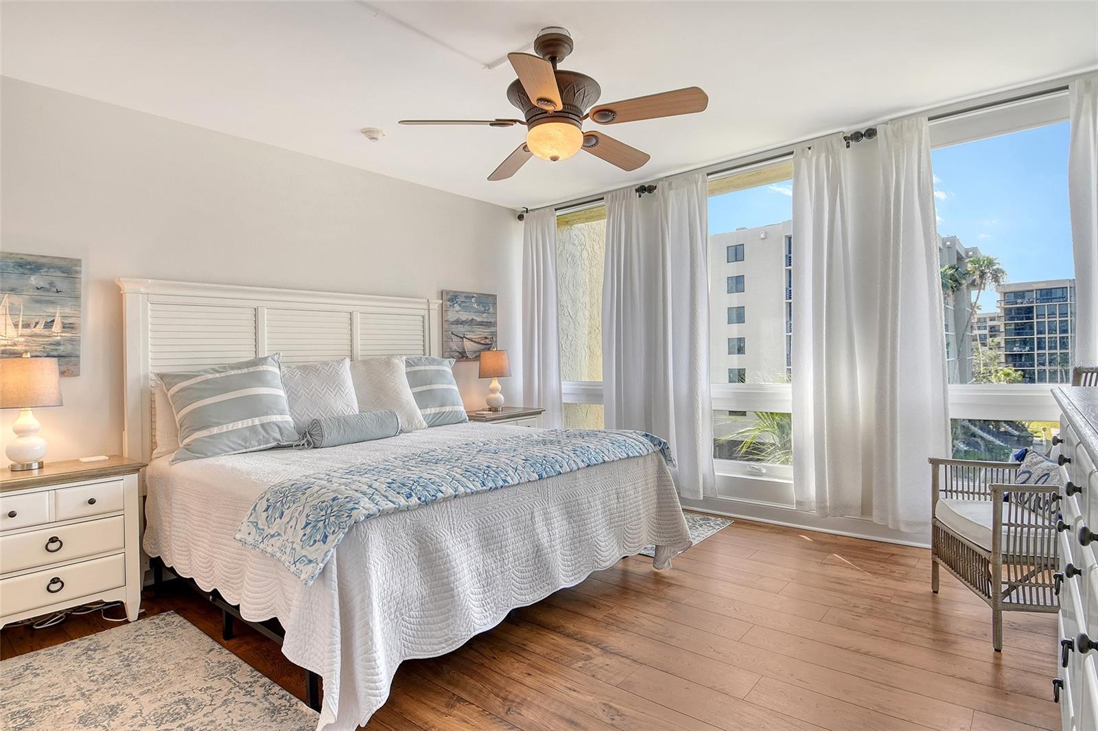 BEACHPLACE I - Residential