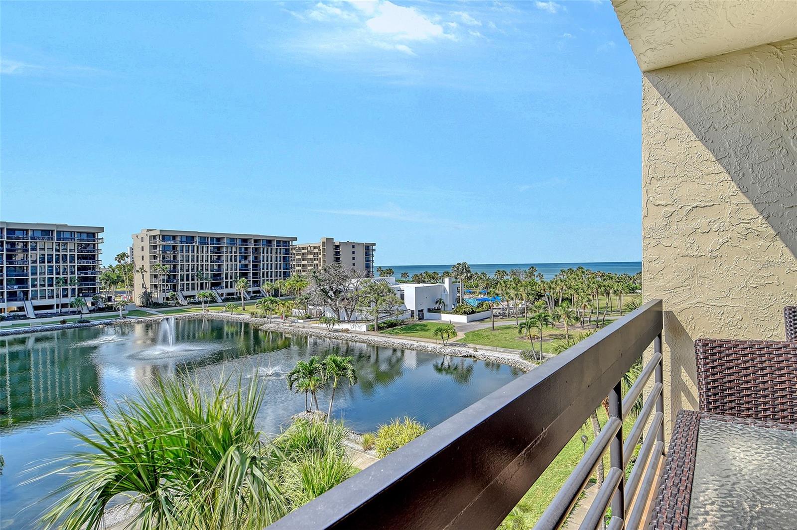 BEACHPLACE I - Residential