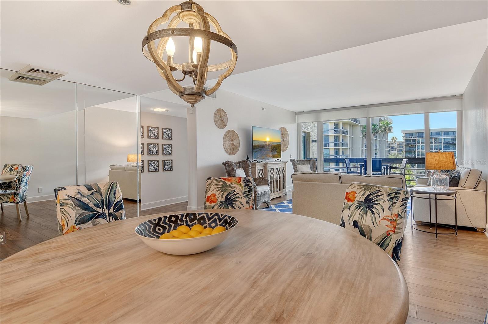 BEACHPLACE I - Residential