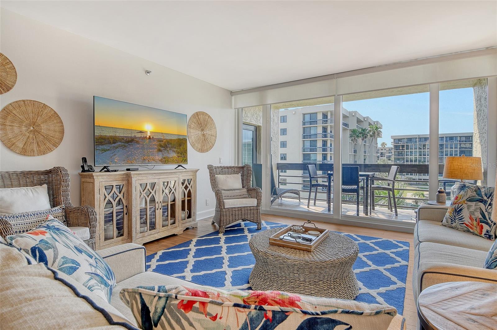 BEACHPLACE I - Residential