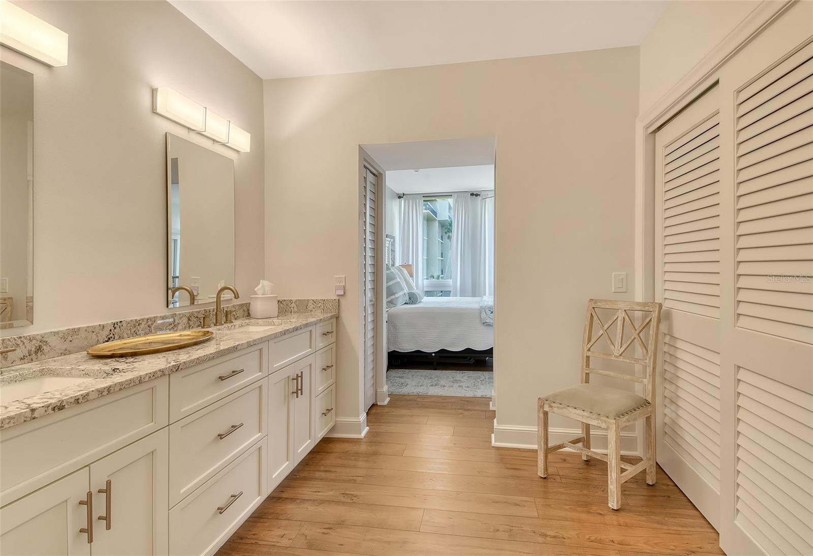 BEACHPLACE I - Residential