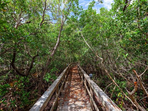 A home in LONGBOAT KEY