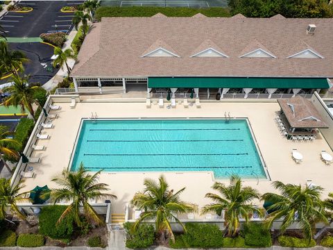 A home in LONGBOAT KEY