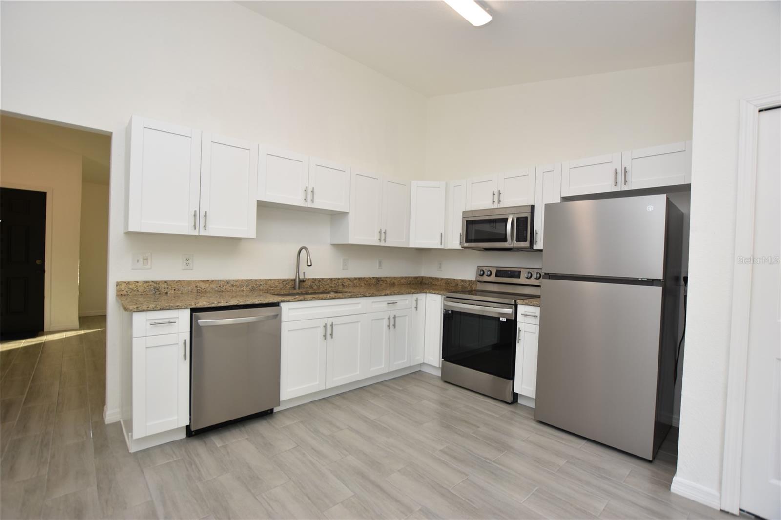 FOX LAKES - Residential Lease