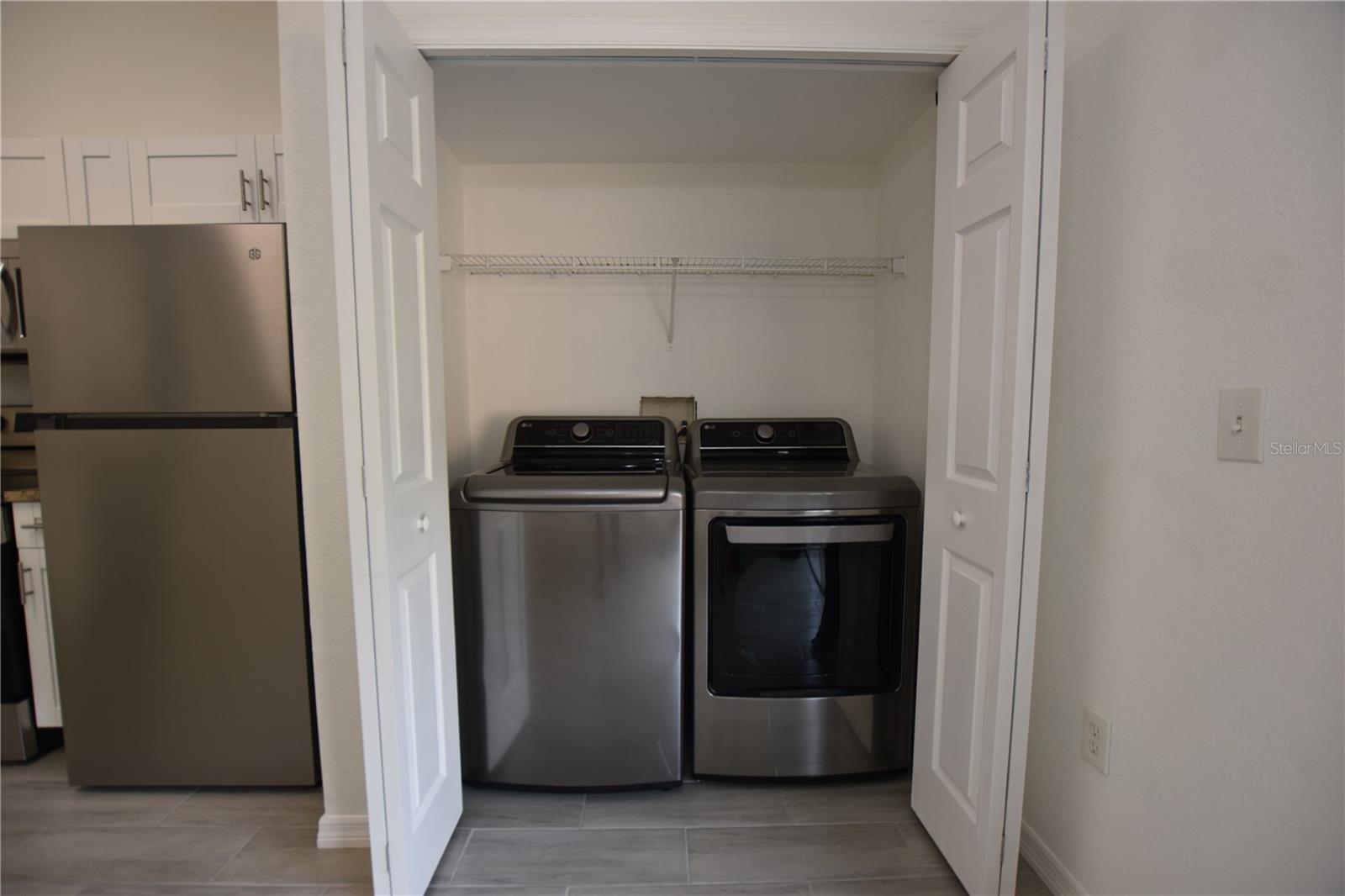 FOX LAKES - Residential Lease