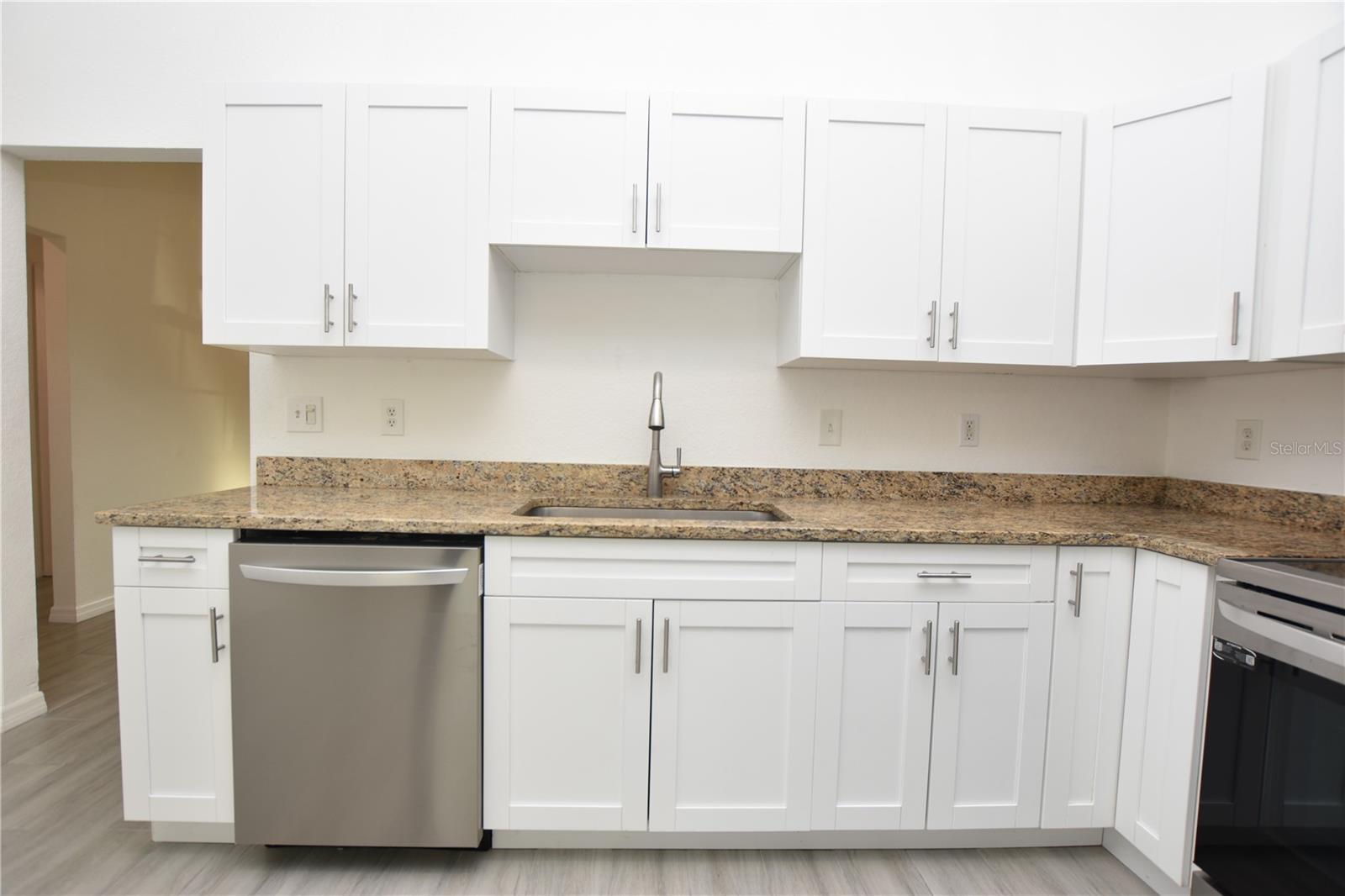 FOX LAKES - Residential Lease