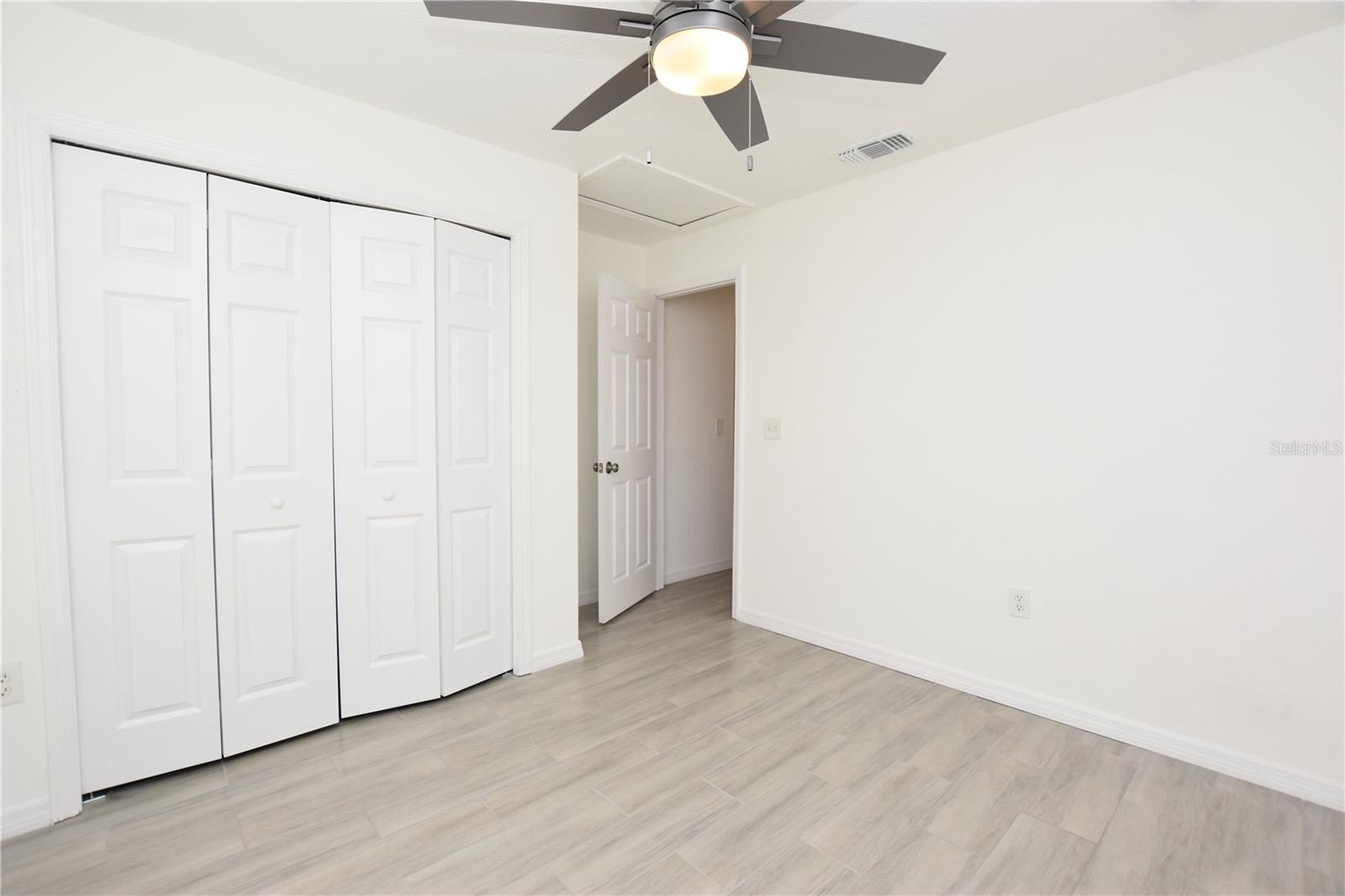 FOX LAKES - Residential Lease