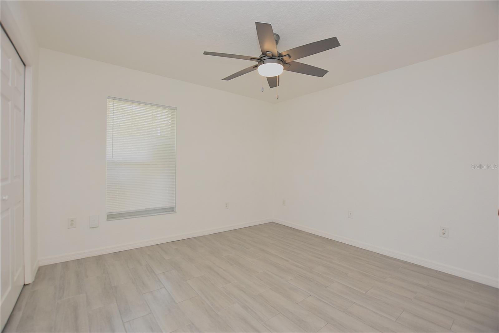 FOX LAKES - Residential Lease