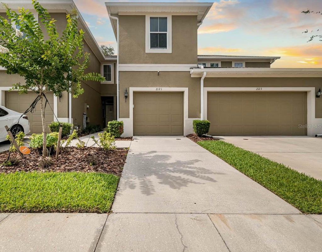 Photo of 2121 Broadway View Avenue, Brandon, FL 33510 (MLS # TB8514712)