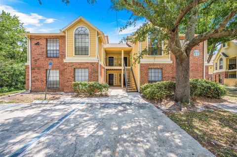 Photo of 8723 Fancy Finch Drive #101, Tampa, FL 33614 (MLS # TB8441173)