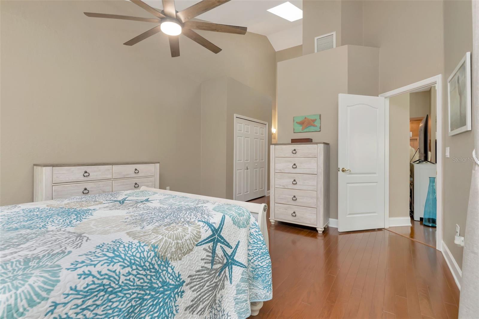 QUEEN ANNE GATE - Residential