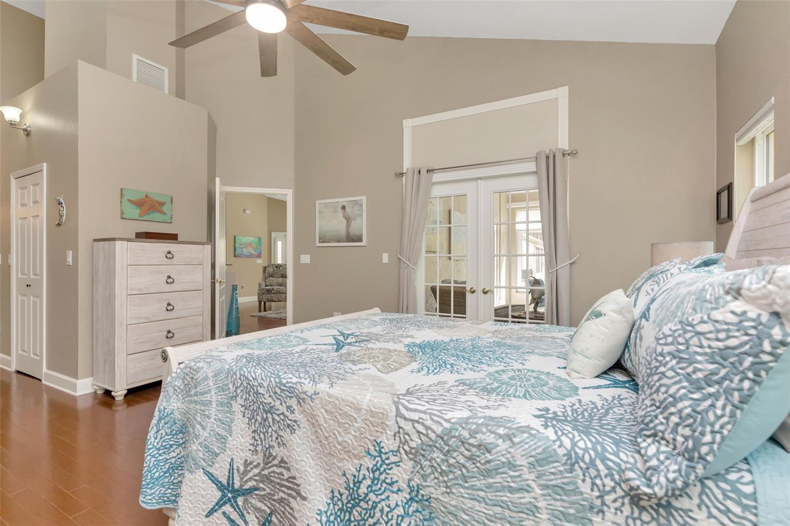 QUEEN ANNE GATE - Residential