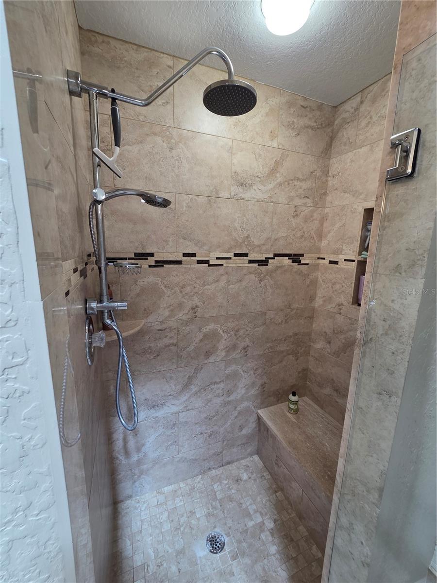 QUEEN ANNE GATE - Residential