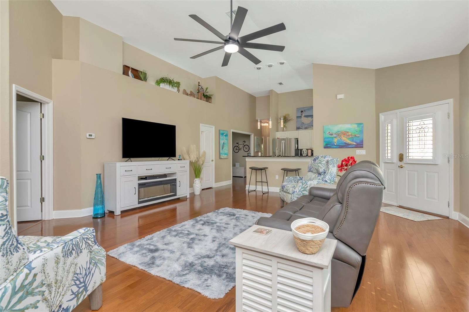 QUEEN ANNE GATE - Residential