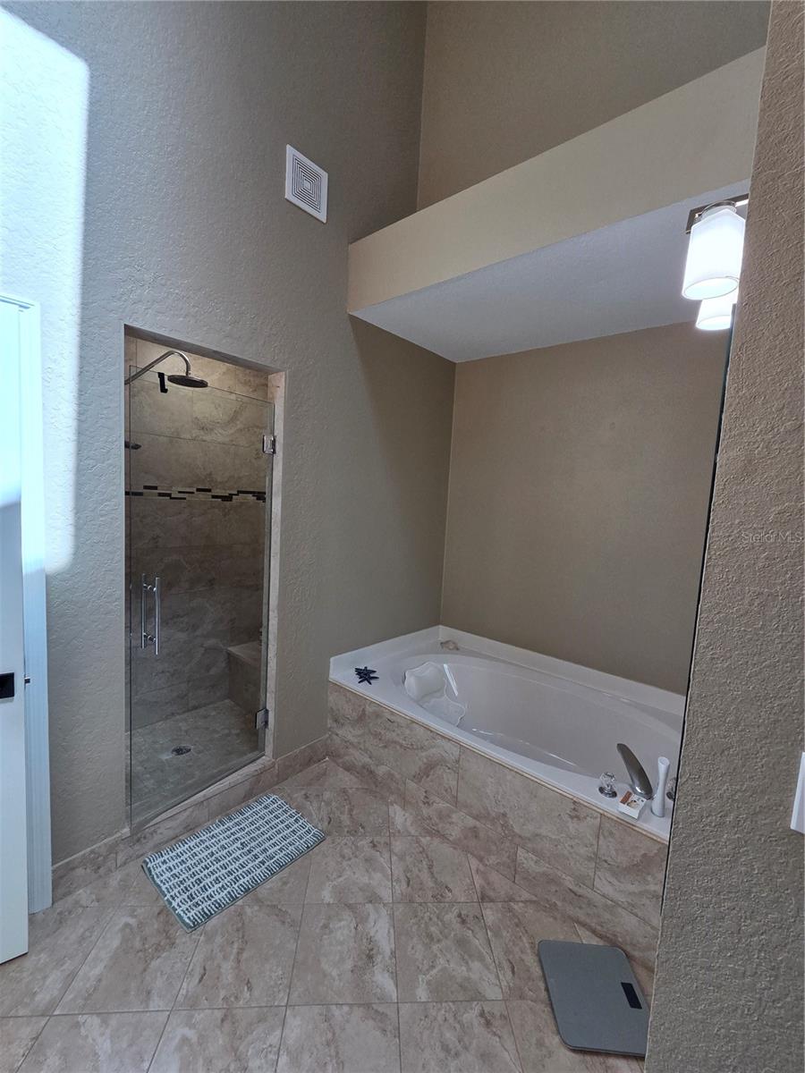 QUEEN ANNE GATE - Residential