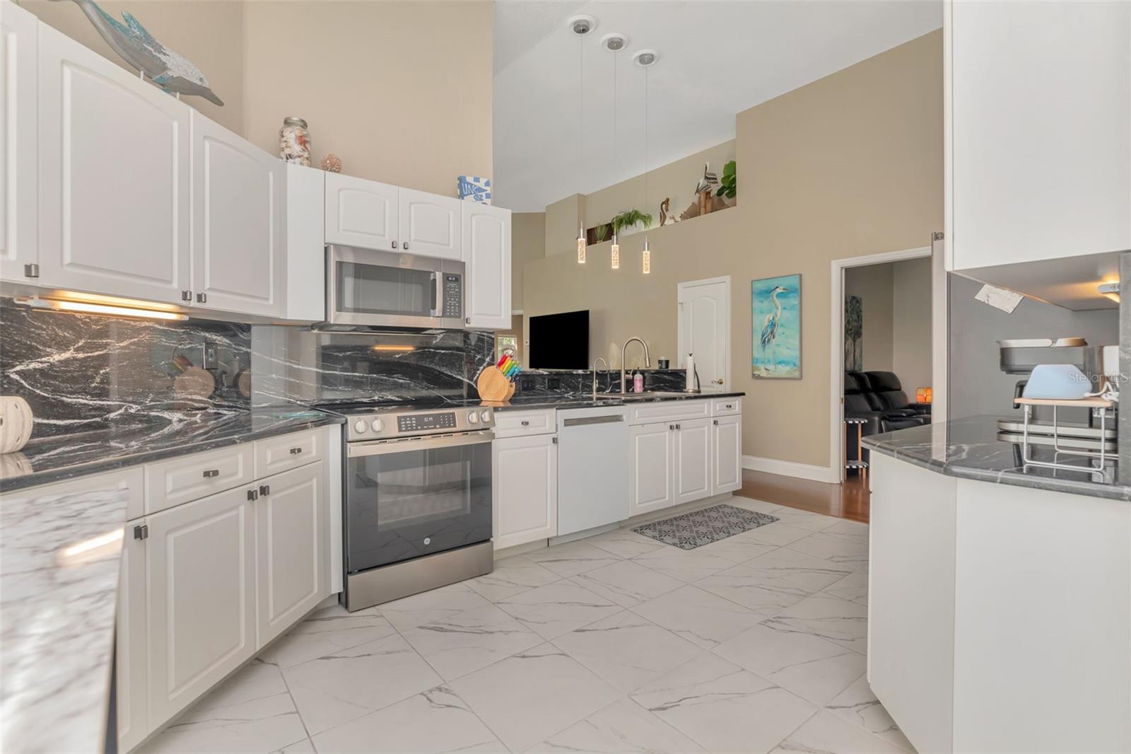 QUEEN ANNE GATE - Residential