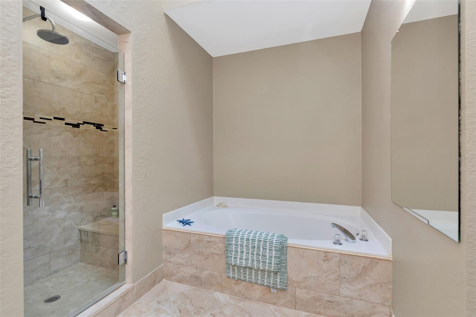 QUEEN ANNE GATE - Residential