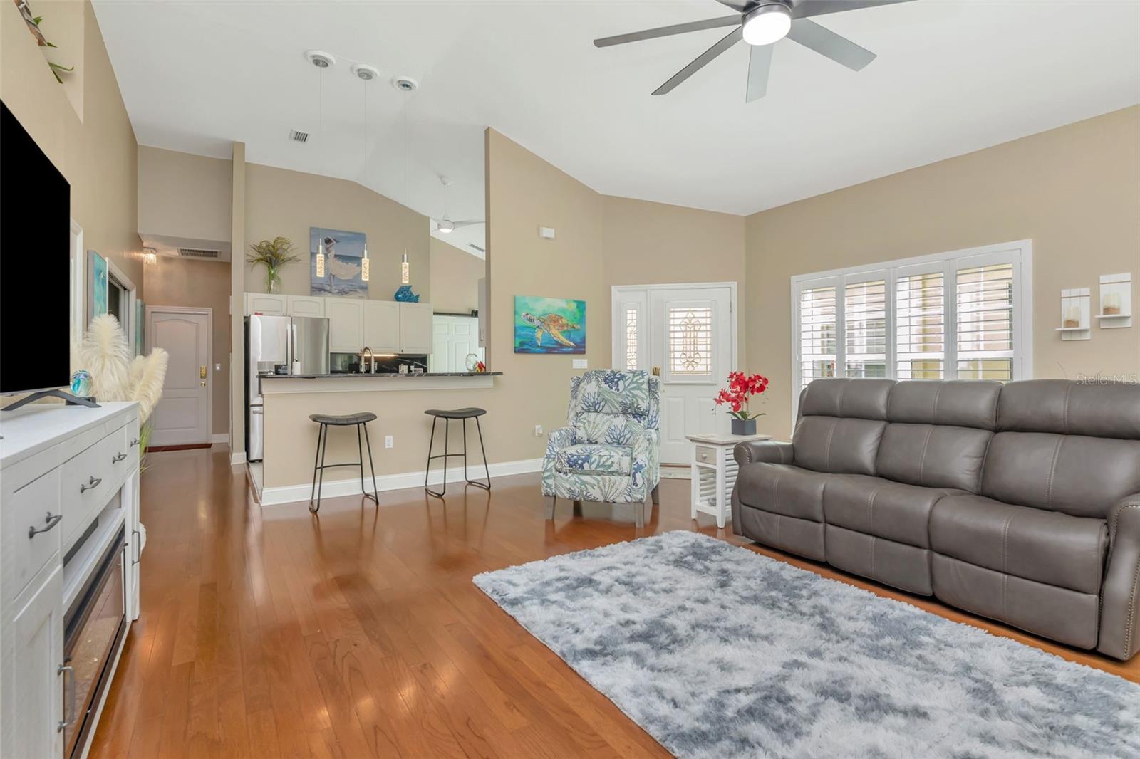 QUEEN ANNE GATE - Residential