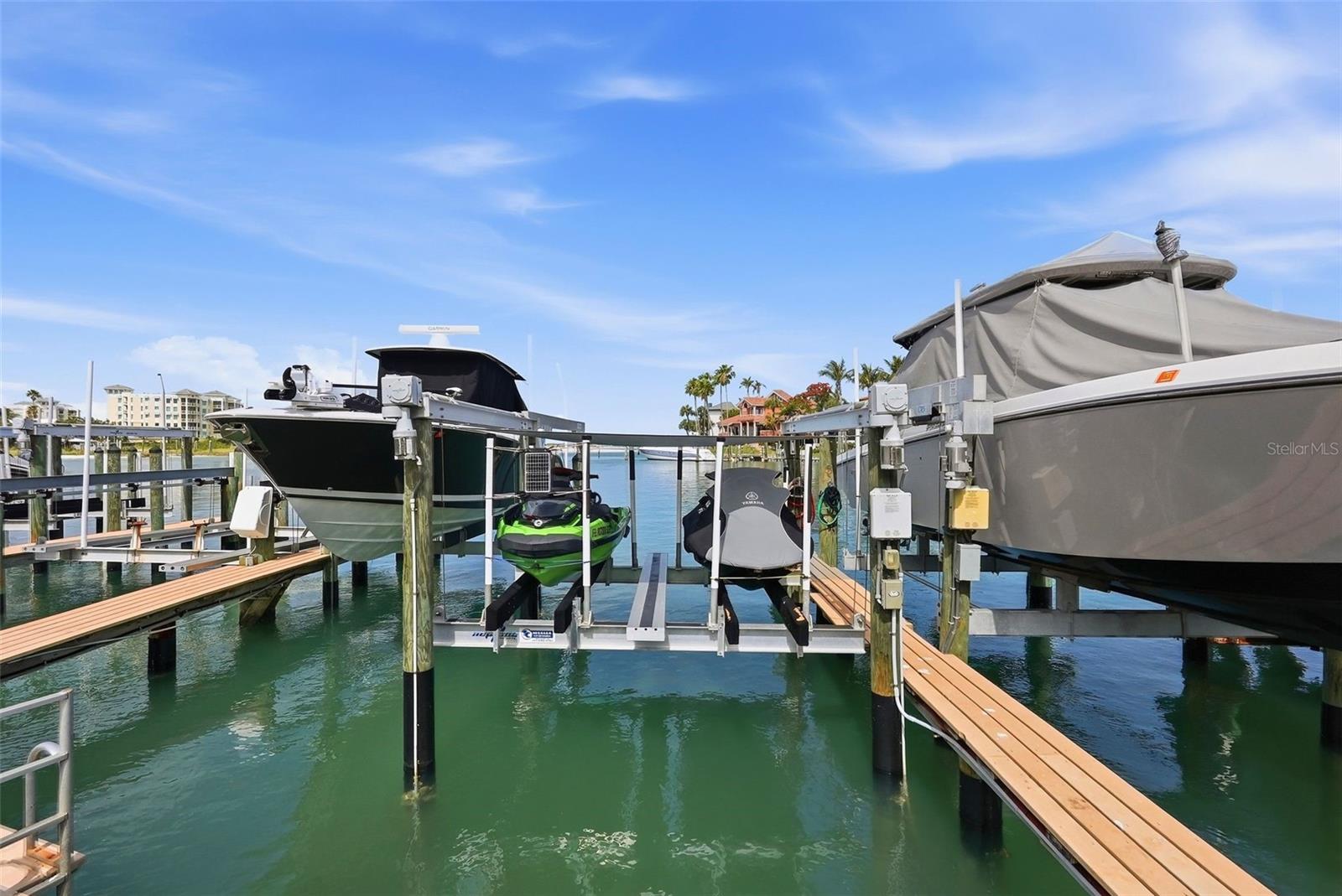 1060 PINELLAS BAYWAY S 204