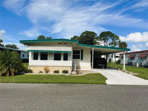 Photo of 151 Hibiscus Way, Leesburg, FL 34748 (MLS # R4909785)