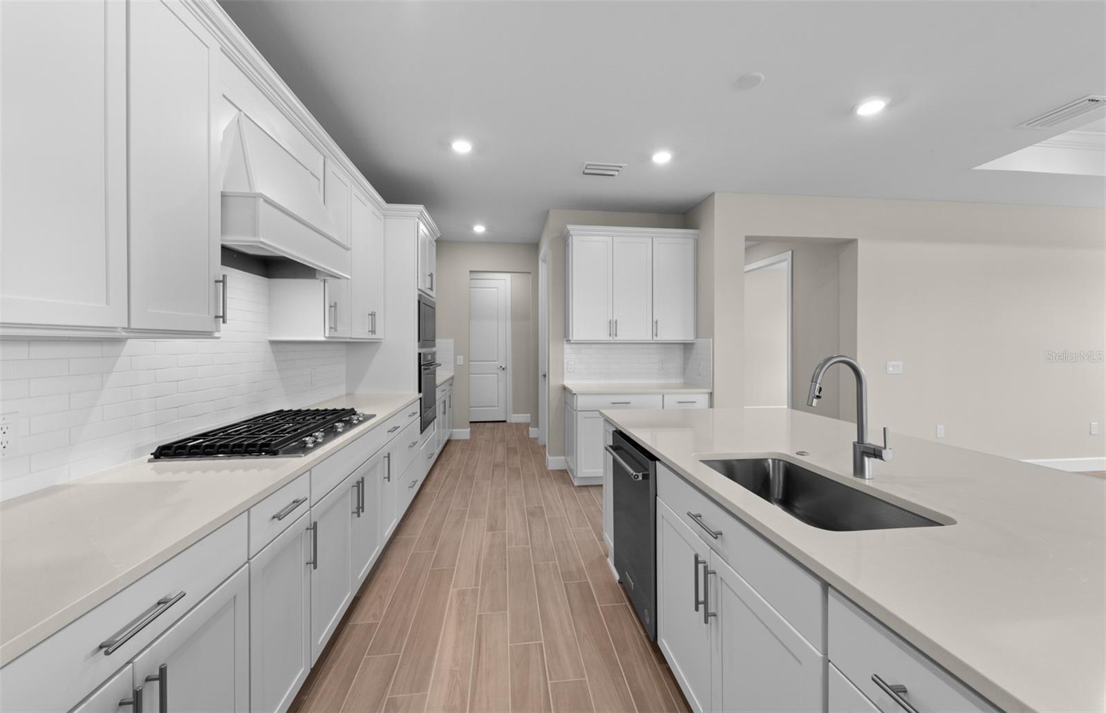ARBOR OAKS AT THE WOODLANDS - Residential