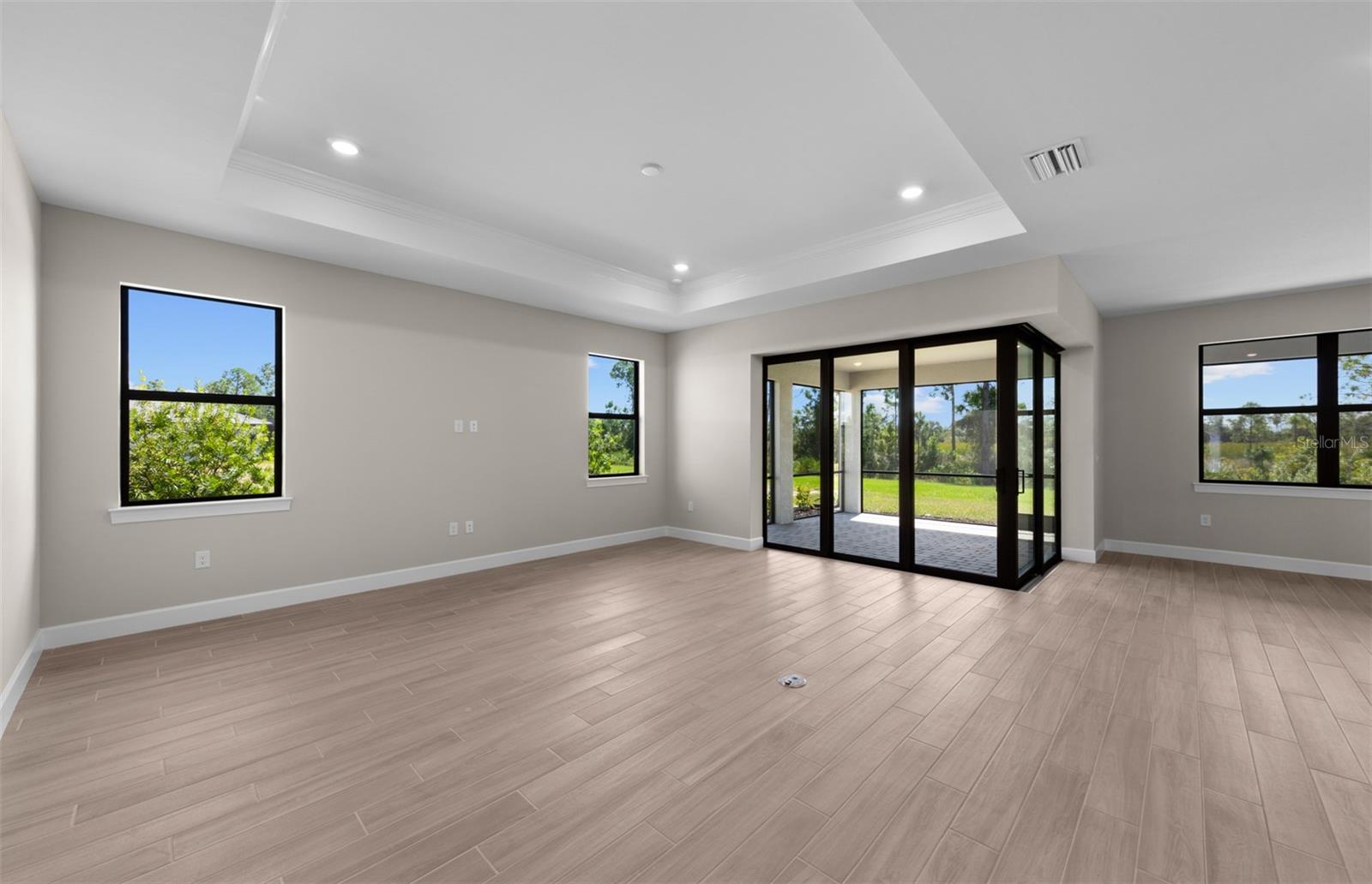 ARBOR OAKS AT THE WOODLANDS - Residential