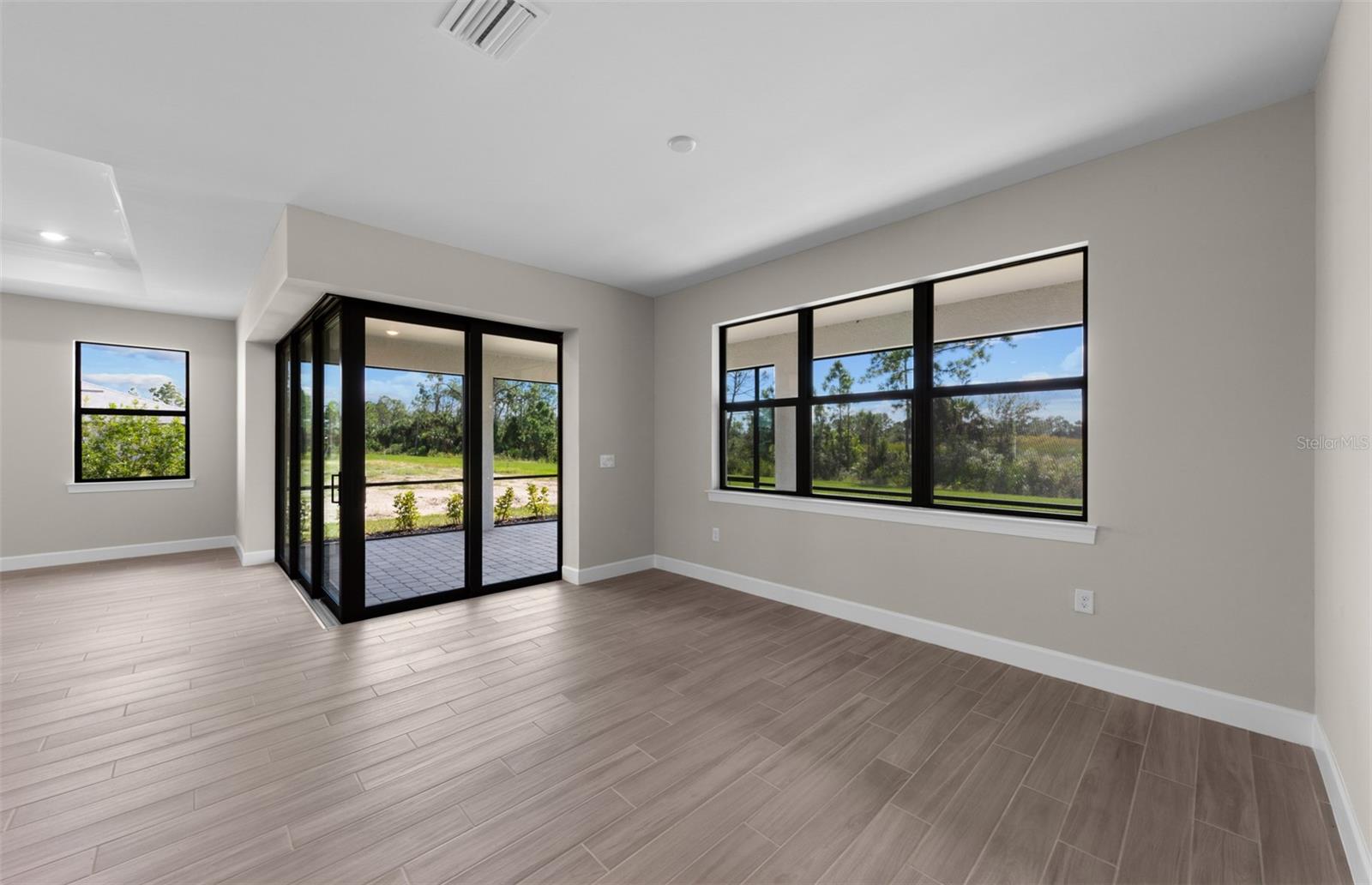 ARBOR OAKS AT THE WOODLANDS - Residential