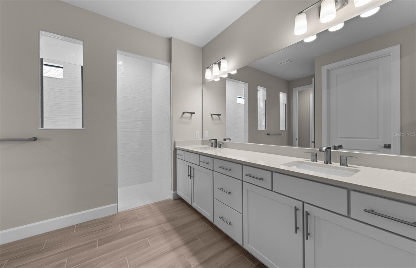 ARBOR OAKS AT THE WOODLANDS - Residential