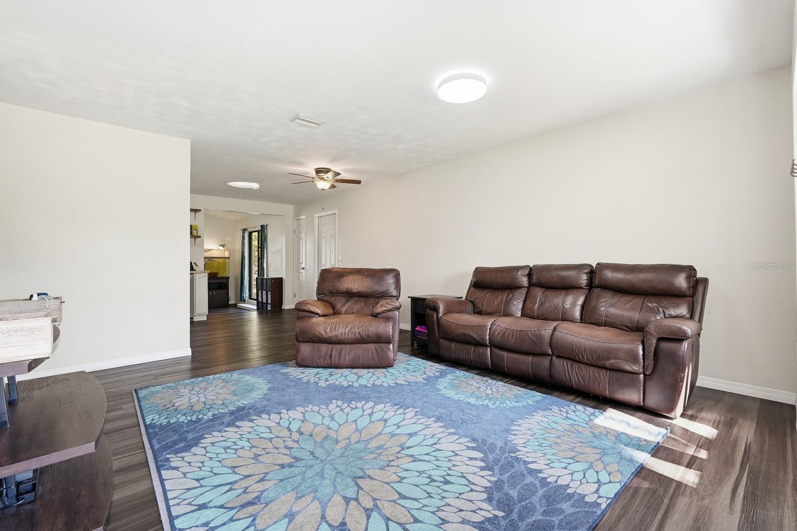 HIDDEN LAKE - Residential